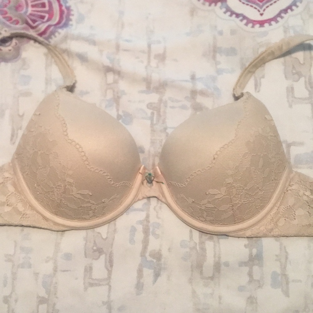 Victoria’s Secret body bra